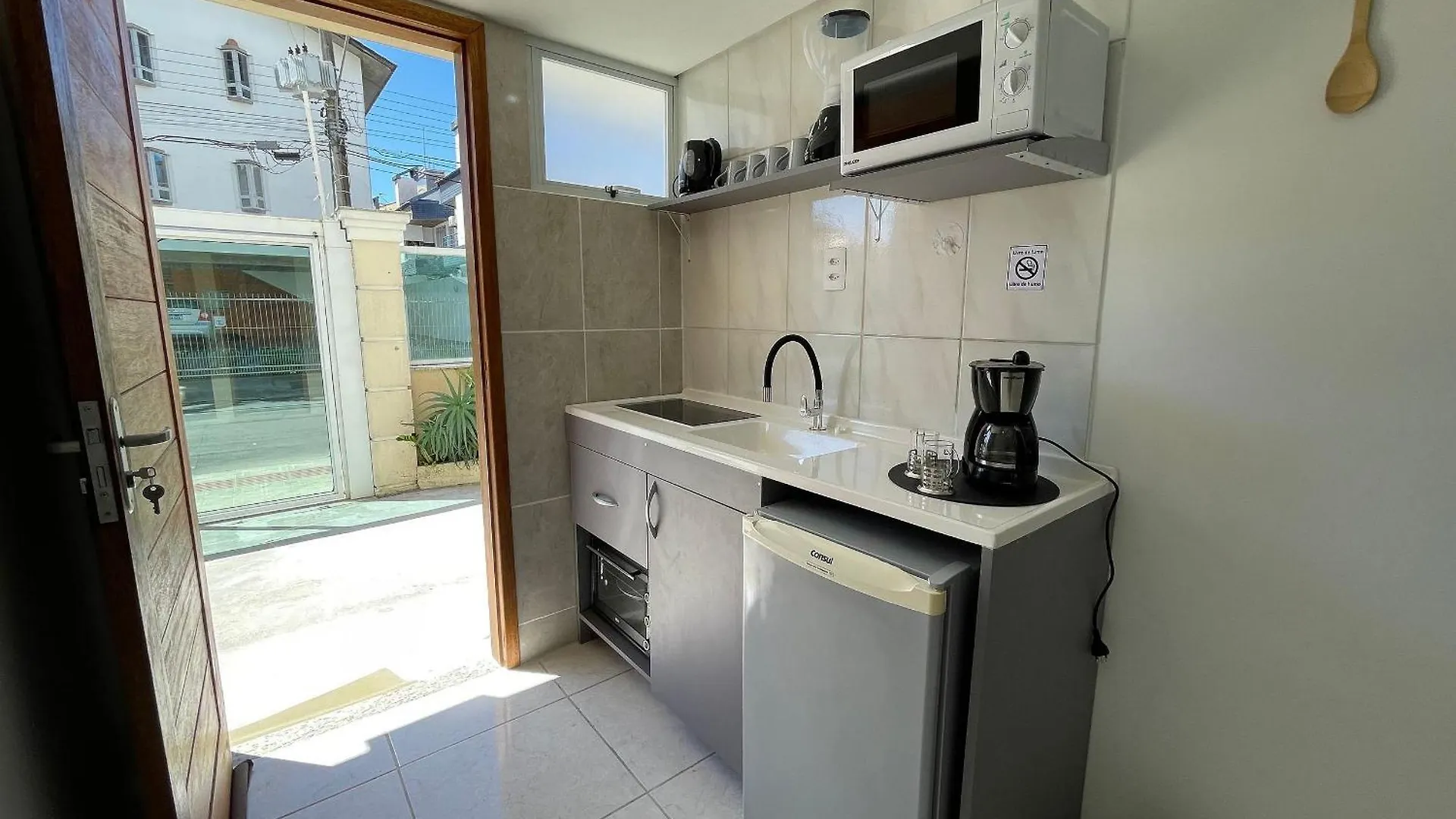 Studio Coladinho Da Praia De Canasvieiras C/ Ac Florianópolis Apartamento